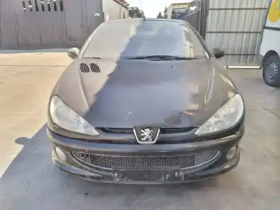 Veicolo di demolizione PEUGEOT 206 CC CC dell'anno 2005 alimentato NFU