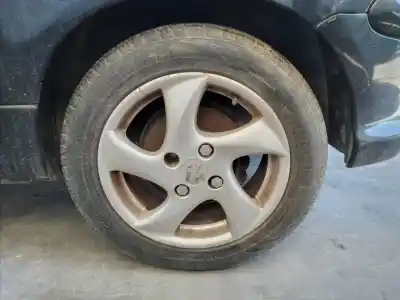 Veicolo di demolizione peugeot 206 cc cc dell'anno 2005 alimentato nfu