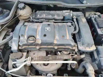 Veicolo di demolizione peugeot 206 cc cc dell'anno 2005 alimentato nfu