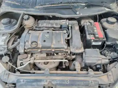 Veicolo di demolizione peugeot 206 cc cc dell'anno 2005 alimentato nfu