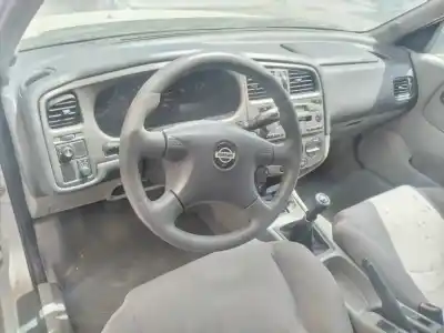 Veículo de Sucata nissan primera berlina (p11) elegance do ano 2000 alimentado qg18