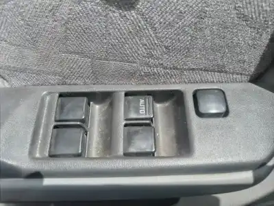 Veículo de Sucata nissan primera berlina (p11) elegance do ano 2000 alimentado qg18