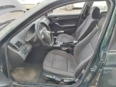 Véhicule à la ferraille bmw serie 3 berlina (e46) 320d de l'année 2001 alimenté 204d1