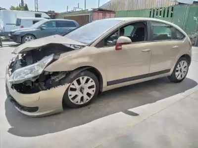 Veículo de Sucata citroen c4 berlina vtr plus do ano 2004 alimentado nfu
