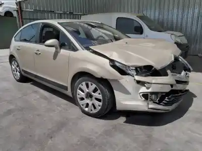 Veículo de Sucata citroen c4 berlina vtr plus do ano 2004 alimentado nfu