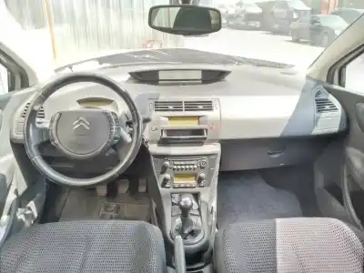 Veículo de Sucata citroen c4 berlina vtr plus do ano 2004 alimentado nfu