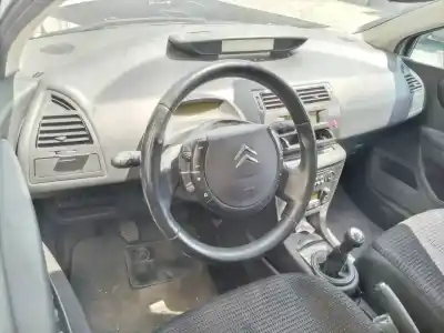 Veículo de Sucata citroen c4 berlina vtr plus do ano 2004 alimentado nfu