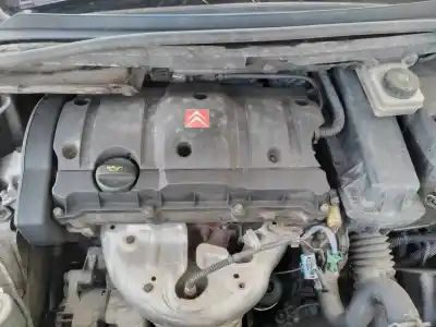 Veículo de Sucata citroen c4 berlina vtr plus do ano 2004 alimentado nfu