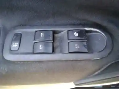 Hurda Aracı renault megane ii berlina 5p confort authentique yılın 2003 güçlü k4m t7