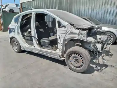 Здавання транспортного засобу ford c-max trend року 2014 потужний t3da