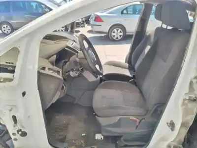 Здавання транспортного засобу ford c-max trend року 2014 потужний t3da