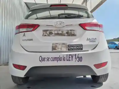 Véhicule à la ferraille hyundai ix20 gls comfort de l'année 2013 alimenté d4fc