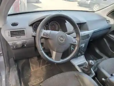 Veículo de Sucata opel astra h berlina edition do ano 2006 alimentado z19dth