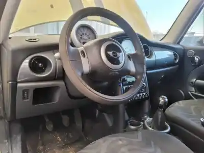 Scrapping Vehicle bmw mini (r50,r53) one of the year 2003 powered w10b16a