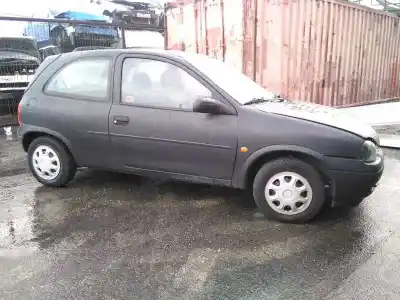 Veicolo di demolizione opel corsa b top (e) dell'anno 1997 alimentato x14sz