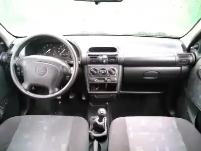 Veicolo di demolizione opel corsa b top (e) dell'anno 1997 alimentato x14sz