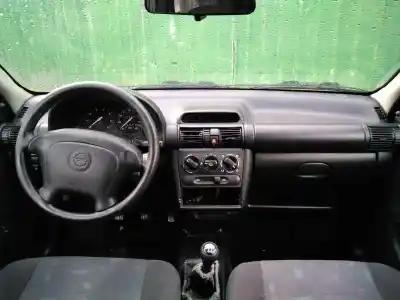 Veicolo di demolizione opel corsa b top (e) dell'anno 1997 alimentato x14sz