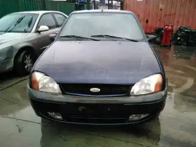 Sloopvoertuig ford fiesta berlina (dx) ambiente van het jaar 2001 aangedreven rtn