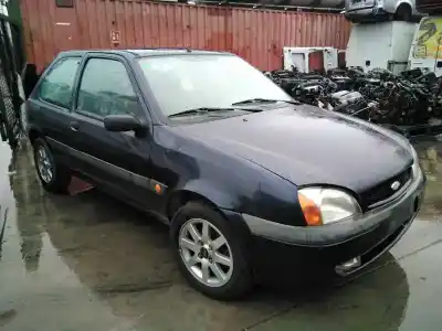 Sloopvoertuig FORD FIESTA BERLINA (DX) Ambiente van het jaar 2001 aangedreven RTN