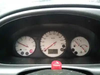 Sloopvoertuig ford fiesta berlina (dx) ambiente van het jaar 2001 aangedreven rtn