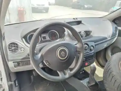 Scrapping Vehicle renault clio iii pack dynamique of the year 2006 powered k9kt7