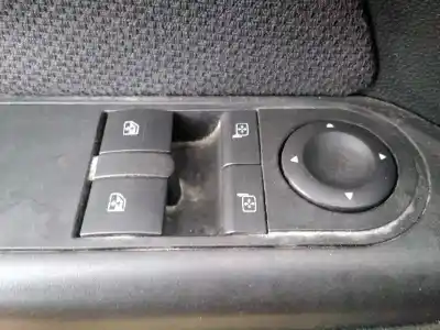 Veículo de Sucata opel astra h berlina cosmo do ano 2004 alimentado z17dth