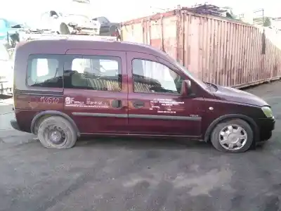 Veículo de Sucata opel combo familiar do ano 2004 alimentado y17dtl