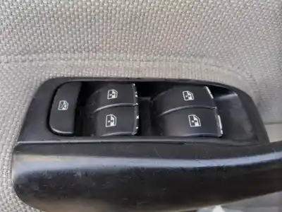 Veículo de Sucata saab 9-3 berlina 2.2 16v tid cat do ano 2002 alimentado d223l