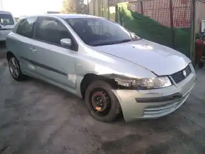 Véhicule à la ferraille fiat stilo (192) 1.9 jtd / 1.9 jtd 115 active de l'année 2004 alimenté 192a1000