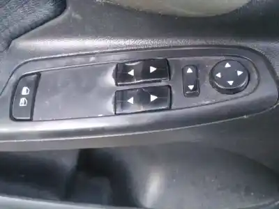 Véhicule à la ferraille fiat stilo (192) 1.9 jtd / 1.9 jtd 115 active de l'année 2004 alimenté 192a1000