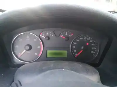 Véhicule à la ferraille fiat stilo (192) 1.9 jtd / 1.9 jtd 115 active de l'année 2004 alimenté 192a1000