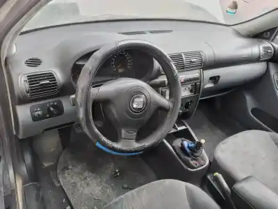 Здавання транспортного засобу seat leon (1m1) stella року 2001 потужний aqm
