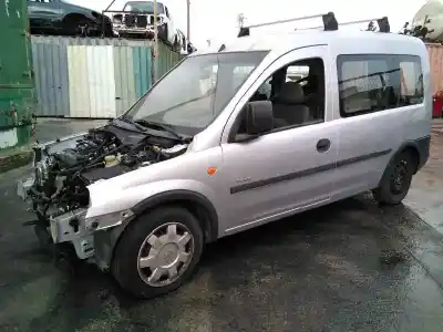 Veículo de Sucata opel combo familiar do ano 2002 alimentado y17dtl