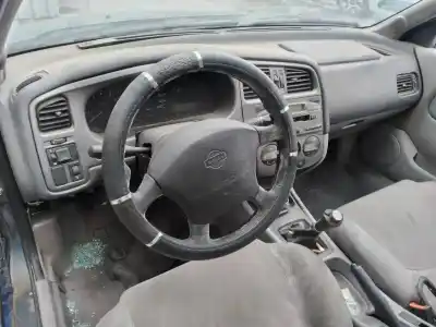 Veículo de Sucata nissan primera berlina (p11) elegance do ano 2000 alimentado qg18
