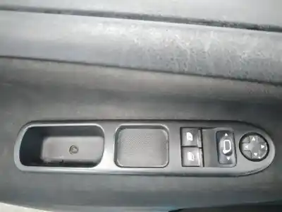 Vehicul casat peugeot 207 urban al anului 2008 alimentat kfv