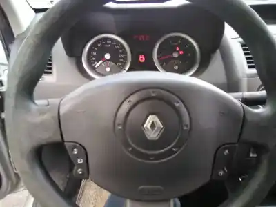 Veículo de Sucata renault megane ii berlina 5p confort authentique do ano 2005 alimentado k4j d730