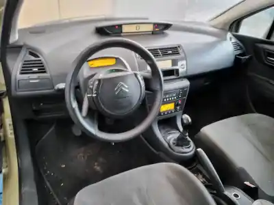 Sloopvoertuig citroen c4 coupe vtr van het jaar 2005 aangedreven 9hy