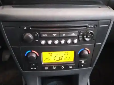 Sloopvoertuig citroen c4 coupe vtr van het jaar 2005 aangedreven 9hy