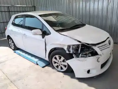 Véhicule à la ferraille toyota auris active de l'année 2012 alimenté 1nd