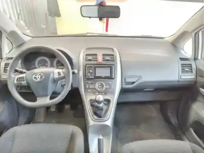 Véhicule à la ferraille toyota auris active de l'année 2012 alimenté 1nd