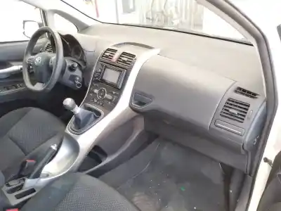 Véhicule à la ferraille toyota auris active de l'année 2012 alimenté 1nd