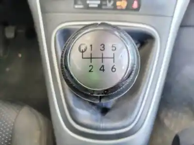 Véhicule à la ferraille toyota auris active de l'année 2012 alimenté 1nd