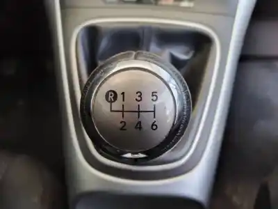 Véhicule à la ferraille toyota auris active de l'année 2012 alimenté 1nd