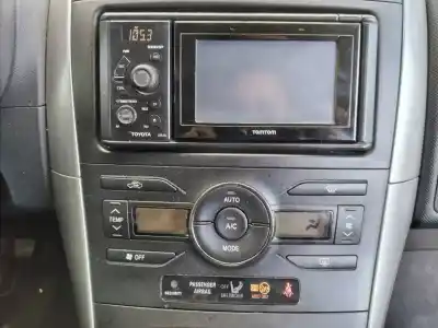 Véhicule à la ferraille toyota auris active de l'année 2012 alimenté 1nd