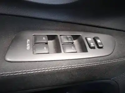 Véhicule à la ferraille toyota auris active de l'année 2012 alimenté 1nd