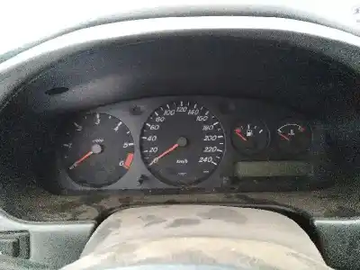 Veicolo di demolizione nissan                                             primera berlina (p11)                                                                                                                                                                                                                                      básico                                                                                                                                                                                                                                                     dell'anno 2000 alimentato cd20