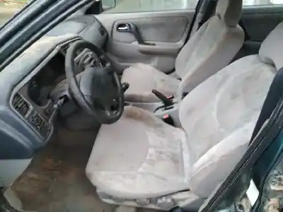 Veicolo di demolizione nissan                                             primera berlina (p11)                                                                                                                                                                                                                                      básico                                                                                                                                                                                                                                                     dell'anno 2000 alimentato cd20