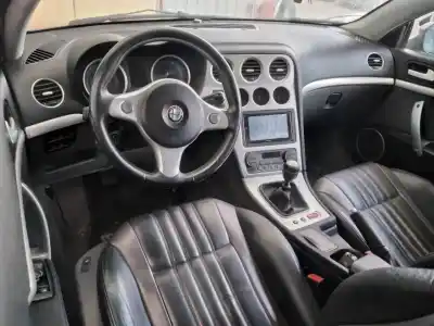 Veículo de Sucata alfa romeo brera (177) 2.2 jts 16v selective sky view do ano 2006 alimentado 939a5000