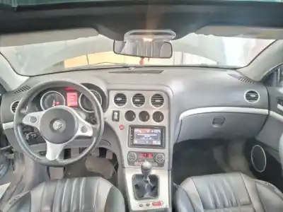 Veículo de Sucata alfa romeo brera (177) 2.2 jts 16v selective sky view do ano 2006 alimentado 939a5000