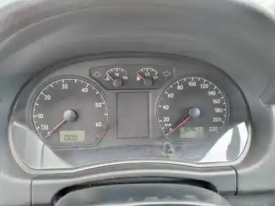 Sloopvoertuig volkswagen polo (9n1) highline van het jaar 2002 aangedreven bby